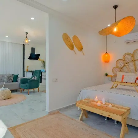 Crystal De-luxe Otel